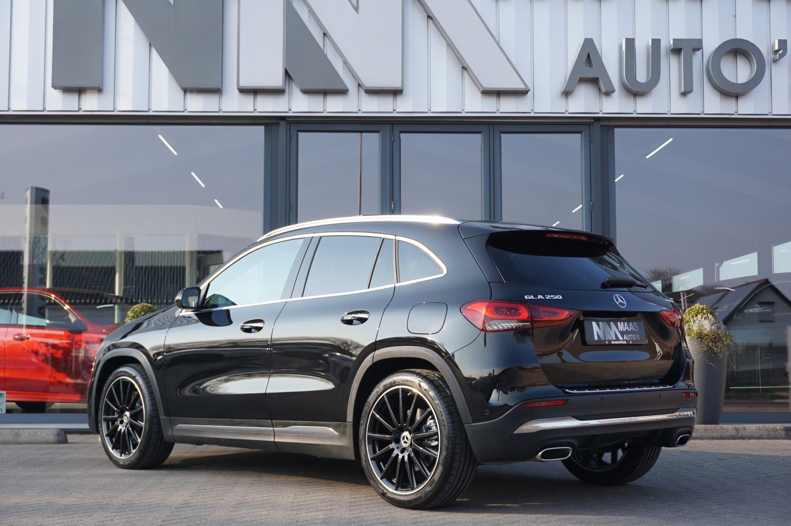 Mercedes GLA hoge instap