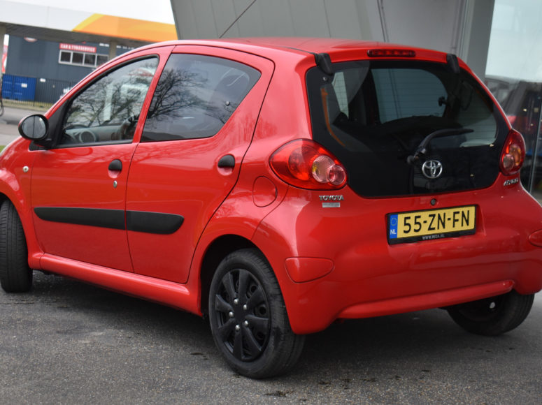 toyota aygo rood
