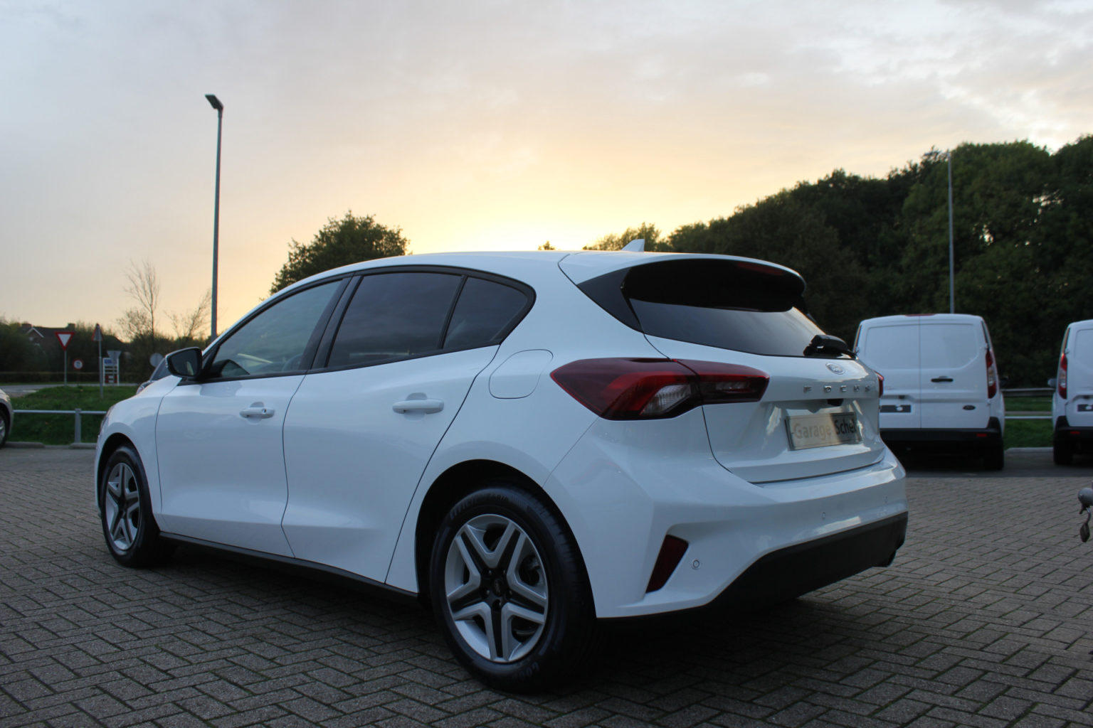 De 15 beste auto's! Auto voor lange mensen TOP Merkspecialist